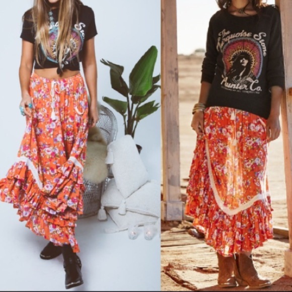 🌿 Spell Revolver Skirt Size XL - Picture 8 of 8